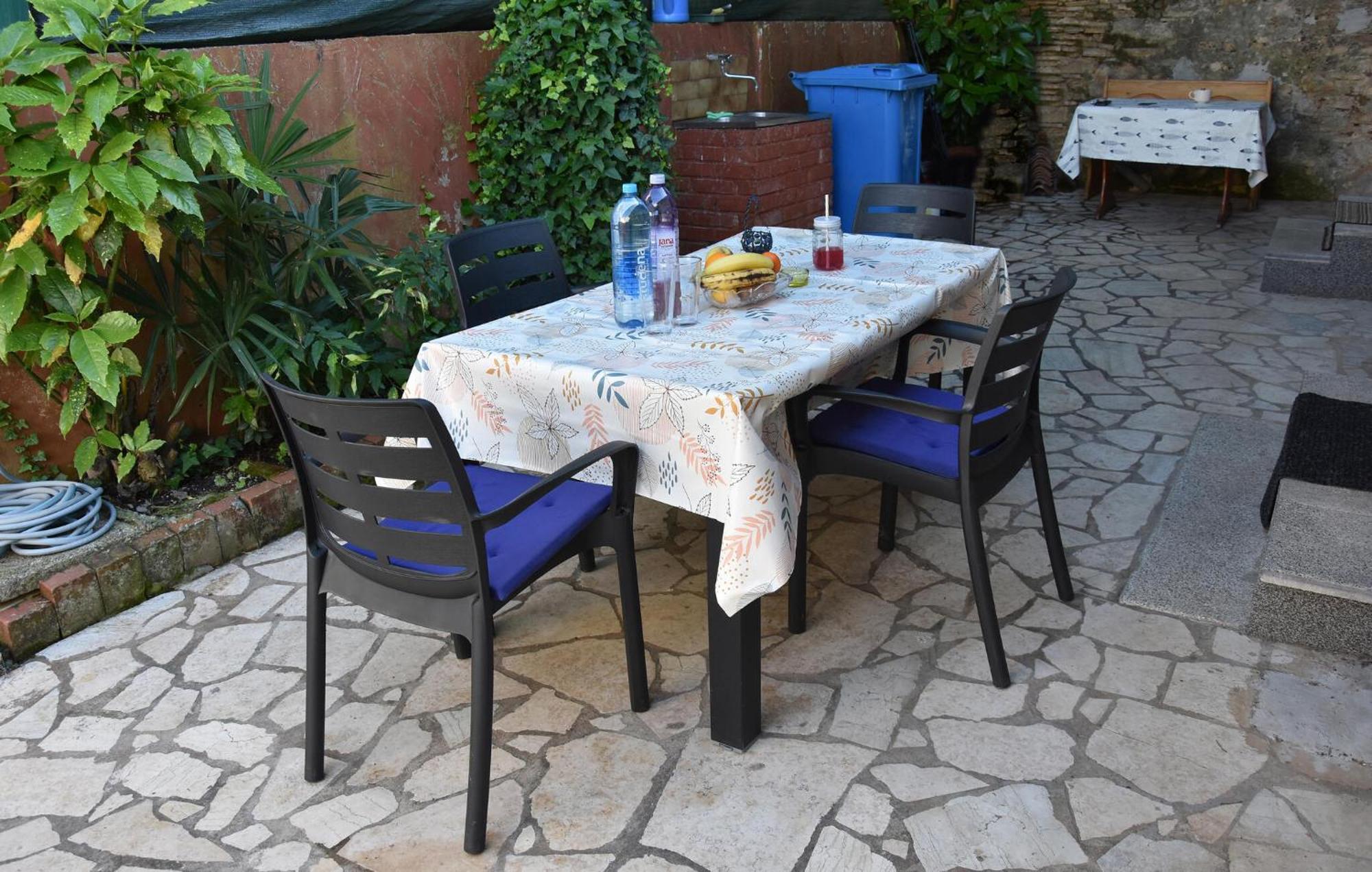 Pet Friendly In With Wifi Apartment Pula